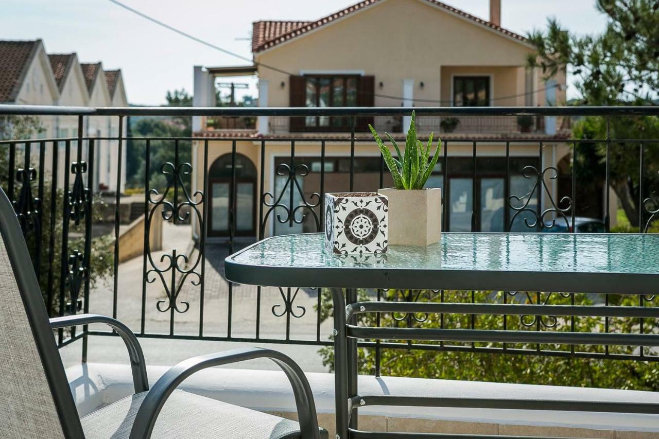 Julia'S Luxury Suites, Cephallonia Near Argostoli Kástron Exteriör bild
